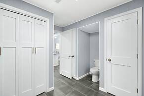 Lakation at the Waters Edge