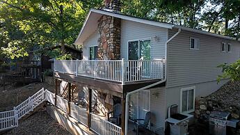 Lakation at the Waters Edge