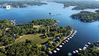 Lakation at the Waters Edge