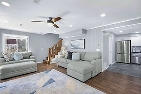 Lakation at the Waters Edge