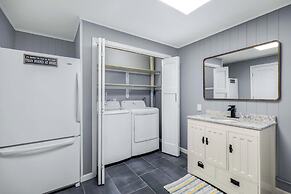 Lakation at the Waters Edge