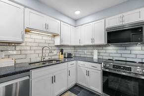 Lakation at the Waters Edge