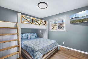 Lakation at the Waters Edge