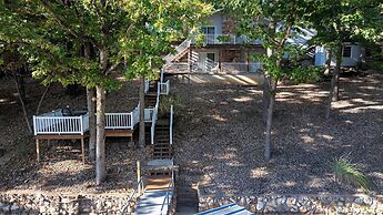 Lakation at the Waters Edge