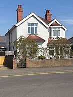 10 Guests - 5 Bedrooms - Free Parking - Petok