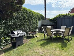 10 Guests - 5 Bedrooms - Free Parking - Petok