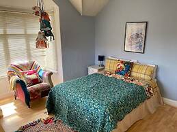 10 Guests - 5 Bedrooms - Free Parking - Petok