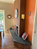 10 Guests - 5 Bedrooms - Free Parking - Petok