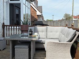 10 Guests - 5 Bedrooms - Free Parking - Petok