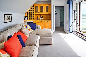 Apartment in Burnham With River Views