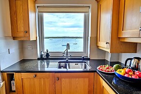 Apartment in Burnham With River Views