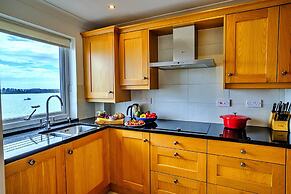 Apartment in Burnham With River Views