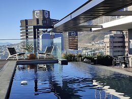 Exclusive Apt With Balcony, Stunning Views & Pool