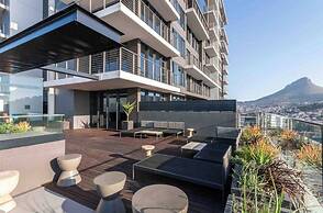 Exclusive Apt With Balcony, Stunning Views & Pool