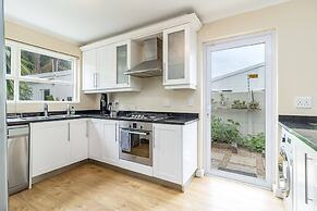 3 Bedroom Family Home - Houtbay