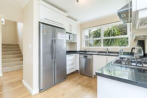 3 Bedroom Family Home - Houtbay