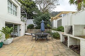 3 Bedroom Family Home - Houtbay