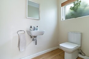 3 Bedroom Family Home - Houtbay