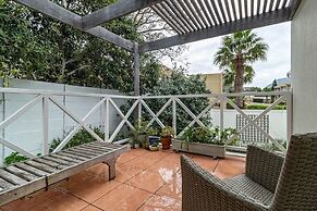 3 Bedroom Family Home - Houtbay