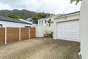 3 Bedroom Family Home - Houtbay