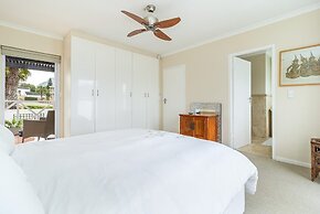 3 Bedroom Family Home - Houtbay