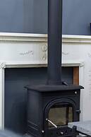 Funky Pet Friendly, 2-bedroom Escape, Bo-kaap