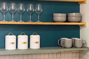 Funky Pet Friendly, 2-bedroom Escape, Bo-kaap