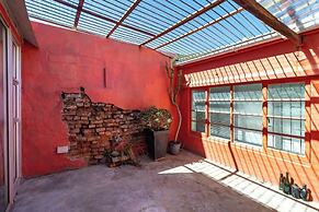 Funky Pet Friendly, 2-bedroom Escape, Bo-kaap