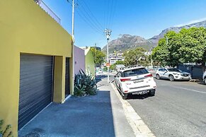 Funky Pet Friendly, 2-bedroom Escape, Bo-kaap