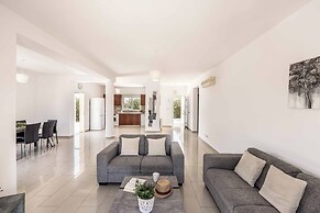 Villa Orange Tree