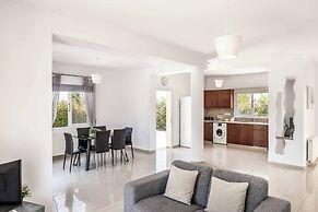 Villa Orange Tree