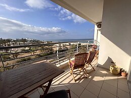 Beautiful Seafront Vacation Apartment