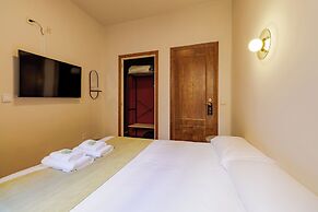 HOTEL BEDMATES
