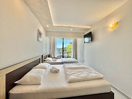 Beachfront Hotel Palma Jaz