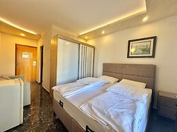 Beachfront Hotel Palma Jaz