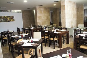 Beachfront Hotel Palma Jaz