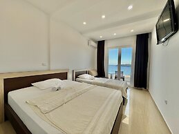 Beachfront Hotel Palma Jaz