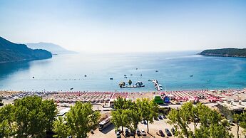 Beachfront Hotel Palma Jaz