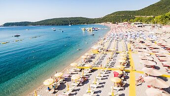 Beachfront Hotel Palma Jaz
