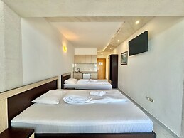 Beachfront Hotel Palma Jaz