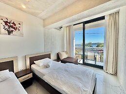 Beachfront Hotel Palma Jaz