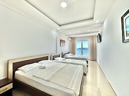 Beachfront Hotel Palma Jaz