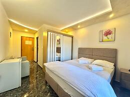 Beachfront Hotel Palma Jaz