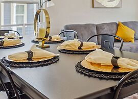 Skyline Retreat 3br-3ba w Stunning Views Near DT