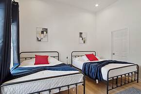 Skyline Retreat 3br-3ba w Stunning Views Near DT