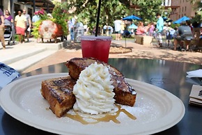 Skyline Retreat 3br-3ba w Stunning Views Near DT