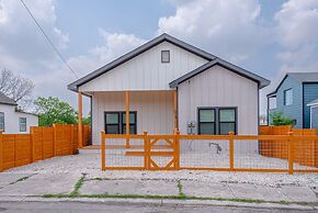 Skyline Retreat 3br-3ba w Stunning Views Near DT