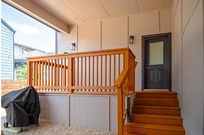 Skyline Retreat 3br-3ba w Stunning Views Near DT