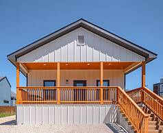 3br-2ba Cityscape Haven With Panoramic Tower View