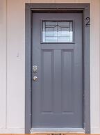 3br-2ba Cityscape Haven With Panoramic Tower View